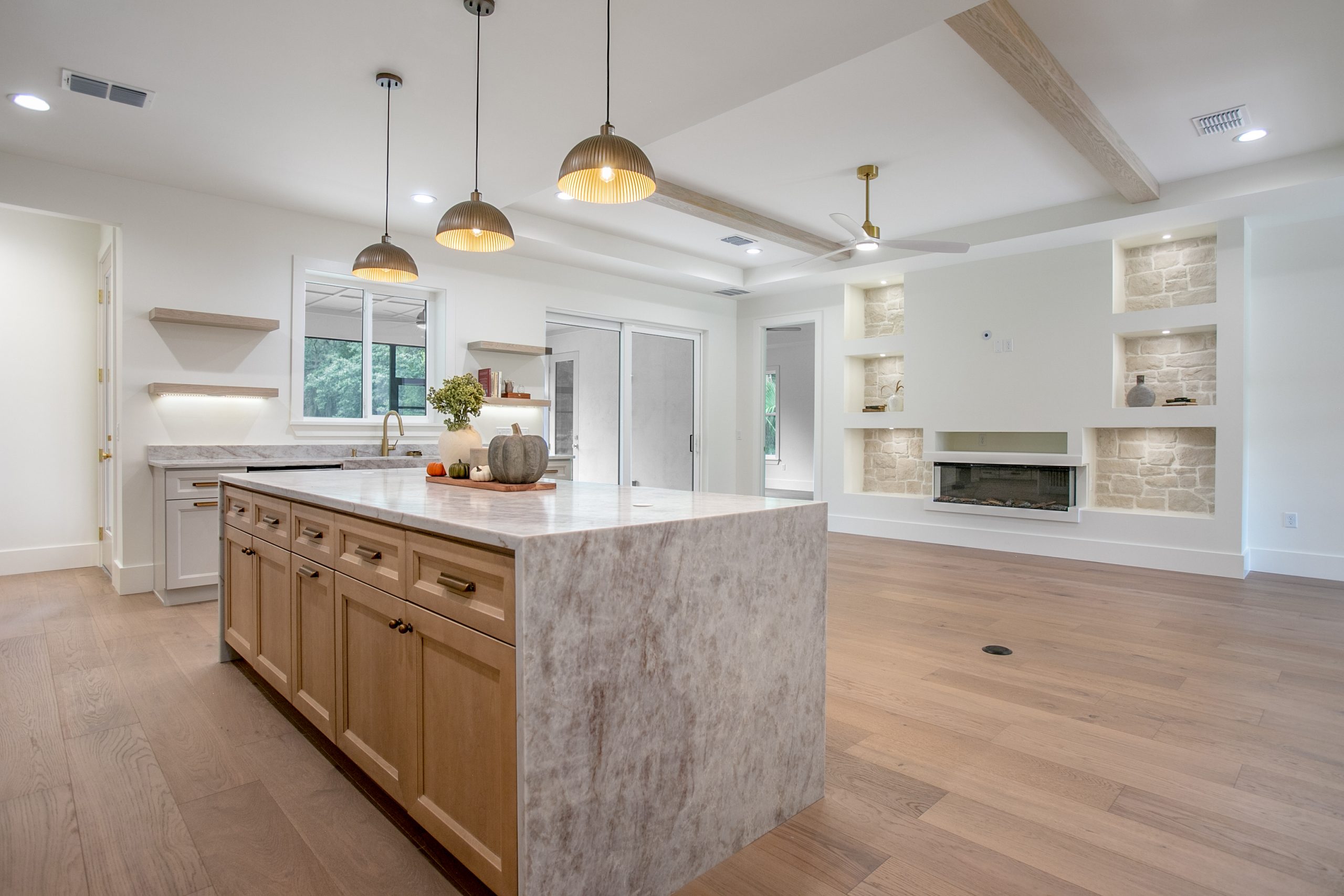 220 Ridge Blvd. DeLand, Florida 32724