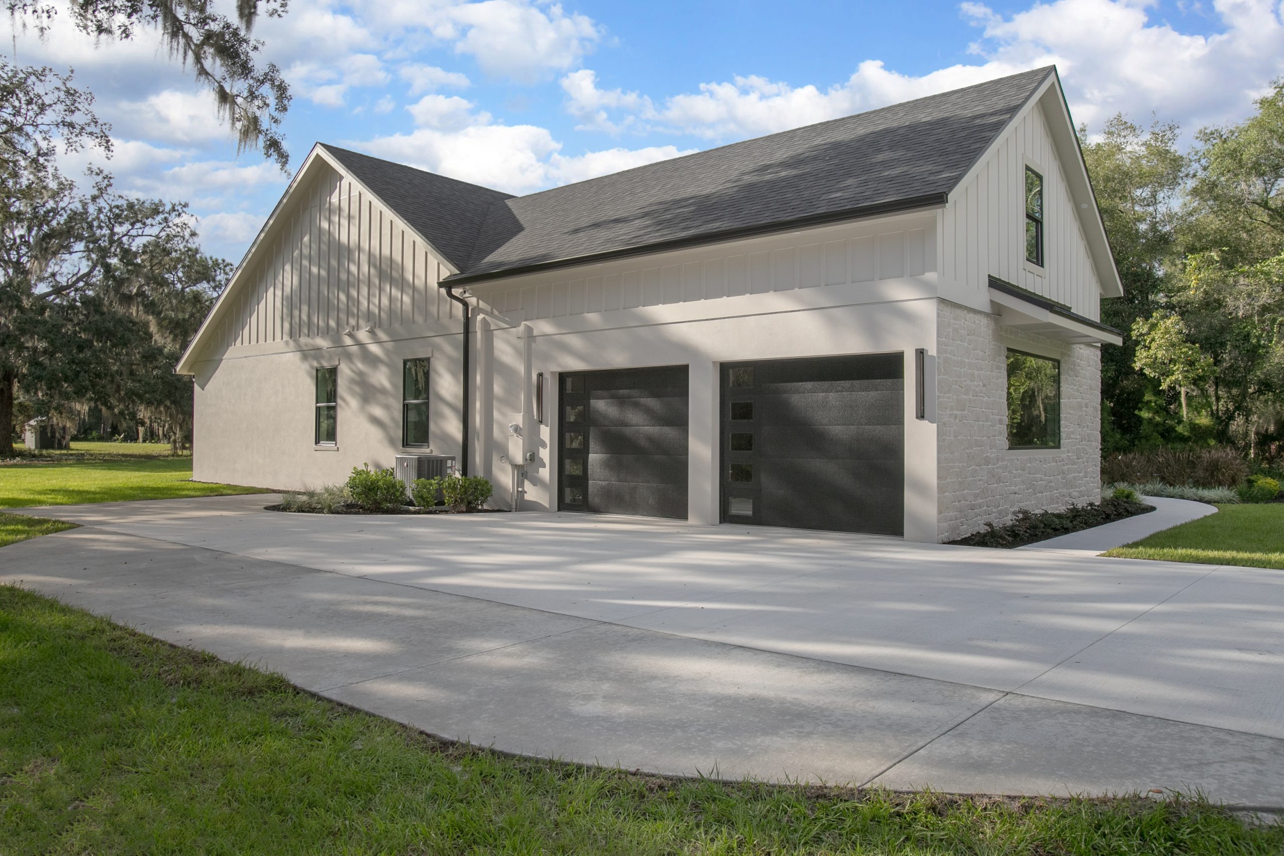 220 Ridge Blvd. DeLand, Florida 32724